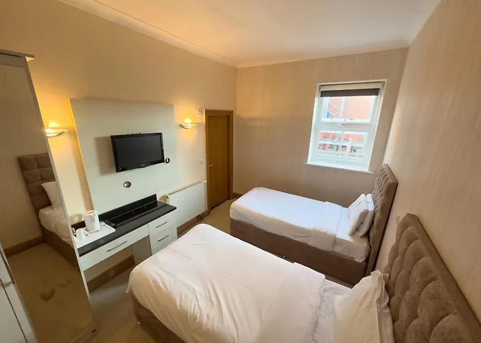 Baylis Park Hotel