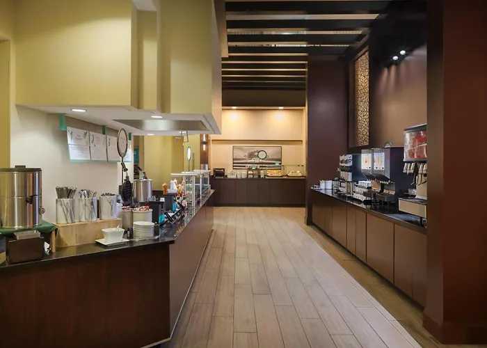 Embassy Suites By Hilton Detroit Troy Auburn Hills