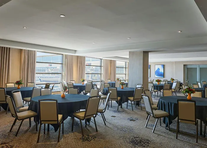 The Westin Detroit Metropolitan Airport