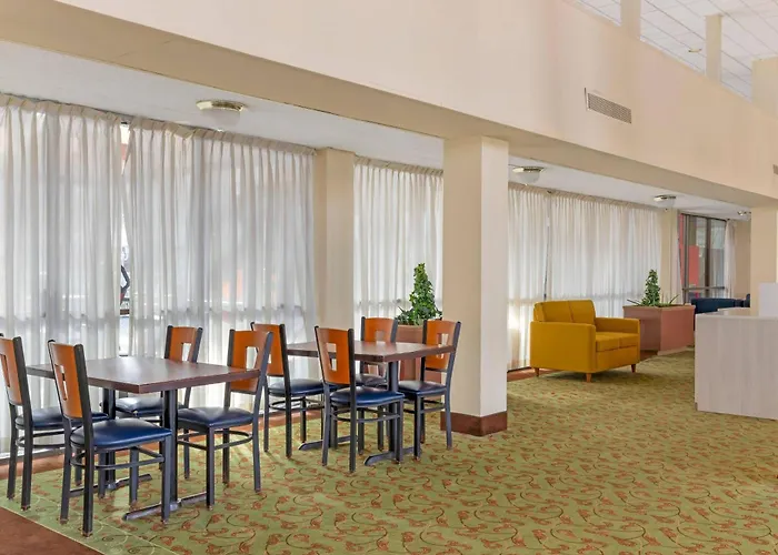 Clarion Hotel & Conference Center Lansing West
