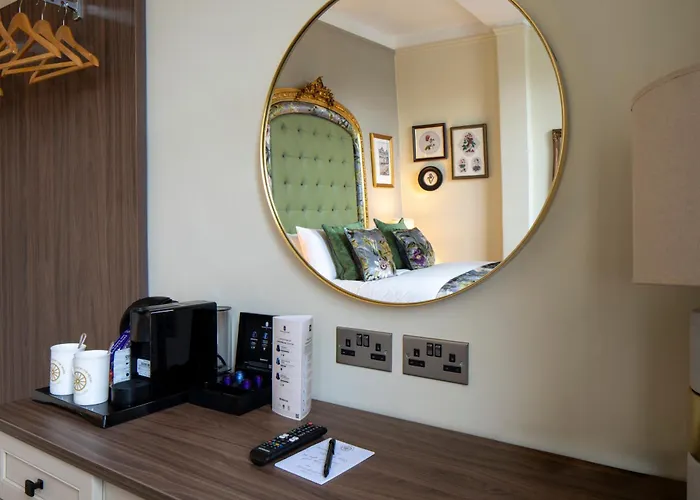The Warwick Arms Hotel - The Coaching Inn Group