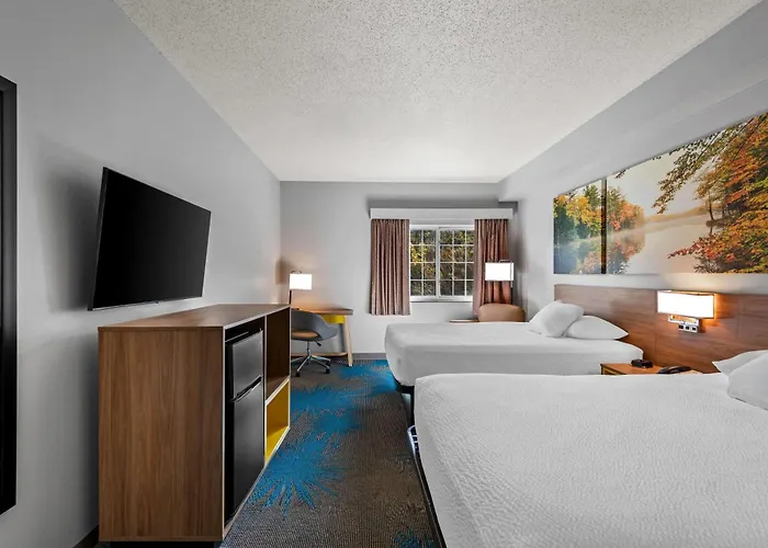 Days Inn By Wyndham Carroll