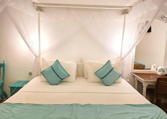 Neela'S Beach Inn