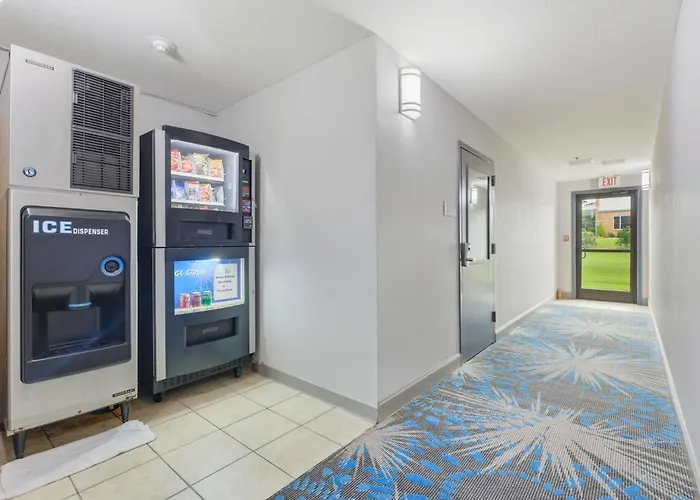 Days Inn & Suites By Wyndham Wynne