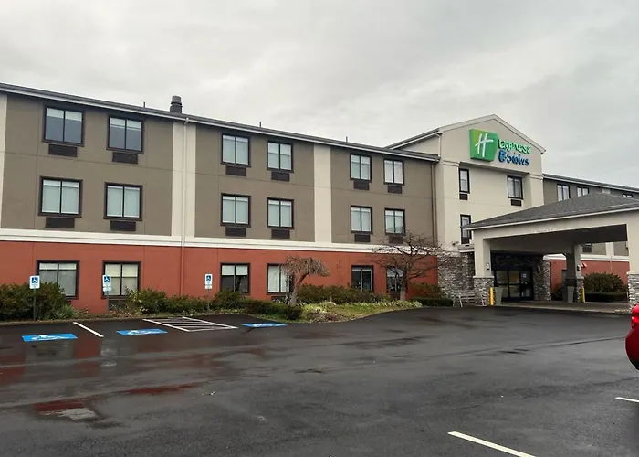 Holiday Inn Express & Suites Alliance By Ihg