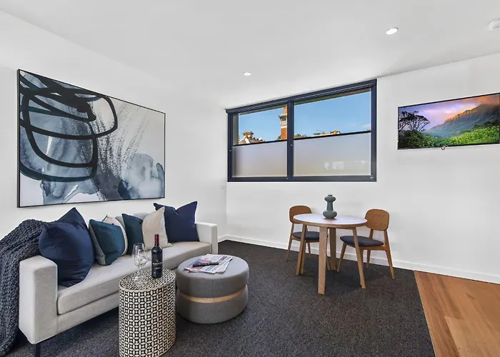 Stylish Studio With Great Amenities Near Beachside