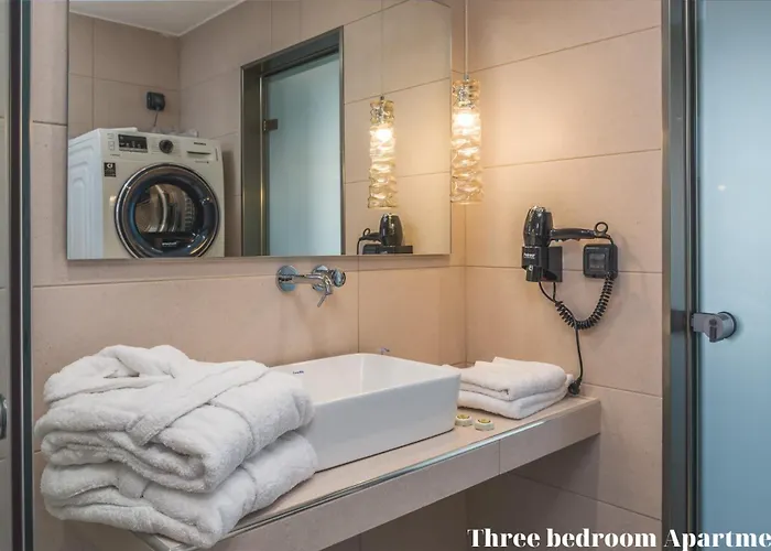 Dionisos Luxury Suites