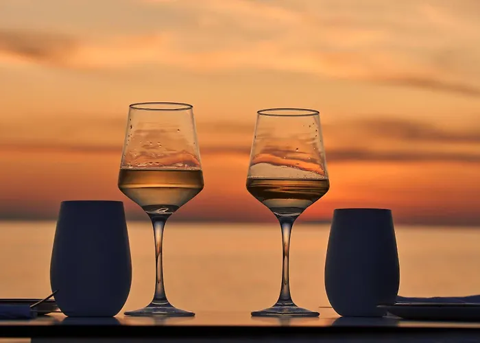 Icon Suites By The Sea