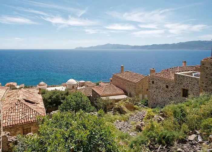 Monolithos Inn