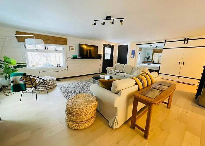 Prince Edward County Beachfront Retreat