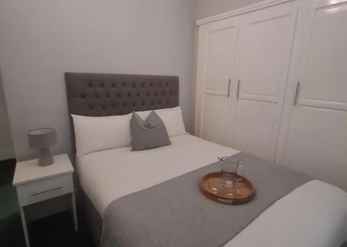Hotel 52