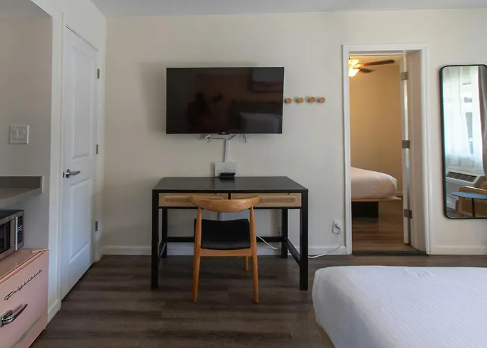 Leland Hotel