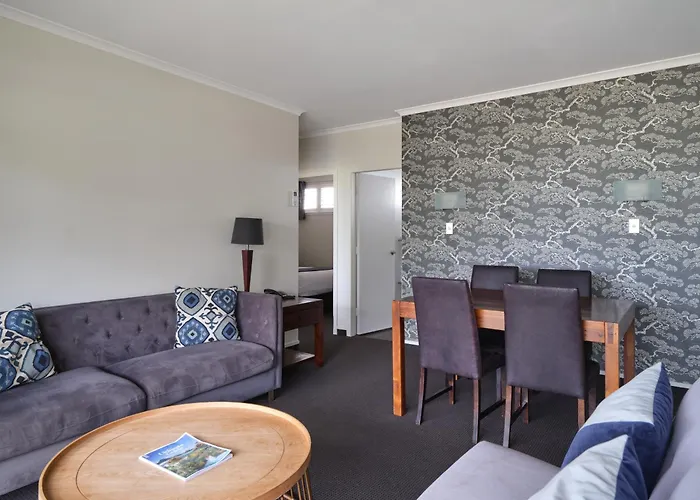 Suncourt Hotel & Conference Centre