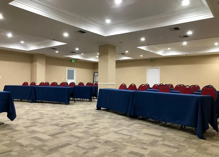 Holiday Inn Express & Suites Pasadena - Los Angeles By Ihg