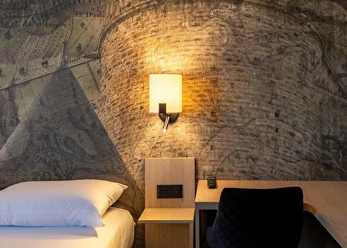 Hôtel Pont Rouge , Carcassonne