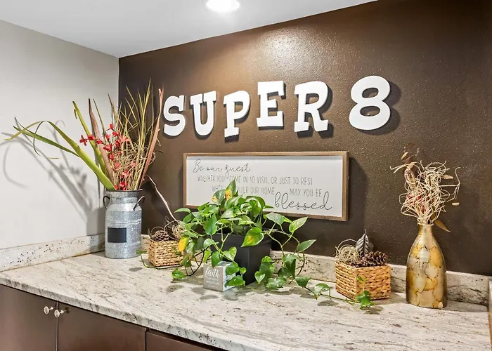 Super 8 By Wyndham Valdosta Ga I-75