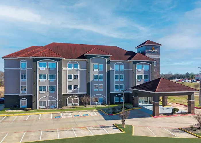 La Quinta Inn And Suites By Wyndham Paris