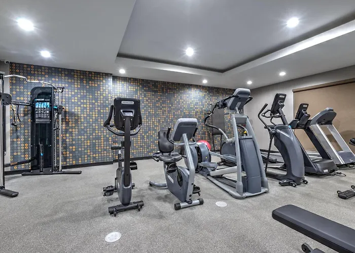 La Quinta Inn And Suites By Wyndham Paris