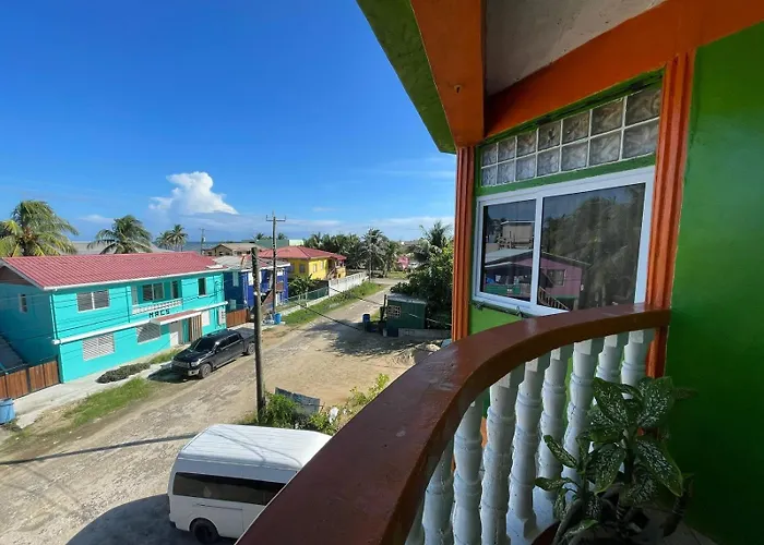 Chaleanor Hotel