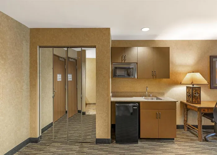 Best Western Plus Kelly Inn And Suites