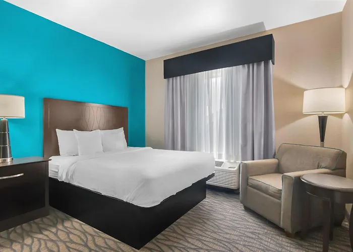 Best Western Plus Hiawatha Hotel