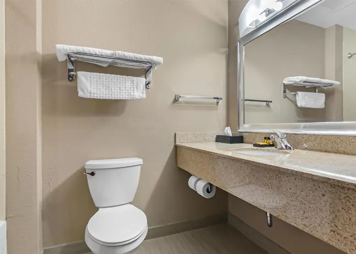 Best Western Plus Hiawatha Hotel