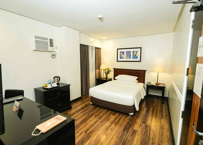 Court Meridian Hotel & Suites