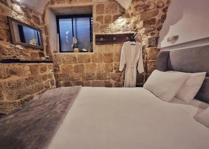 Akotika Boutique