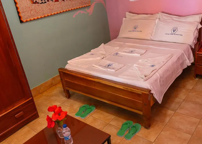 Miryams Village Inn Safari Lodge