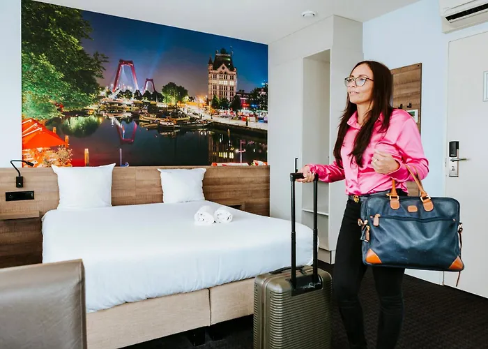 Rotterdam Teleport Hotel