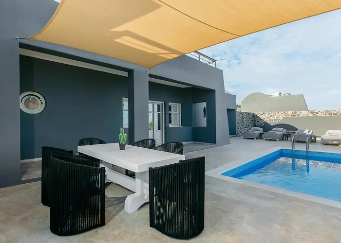 Theano Cave Suites & Villas