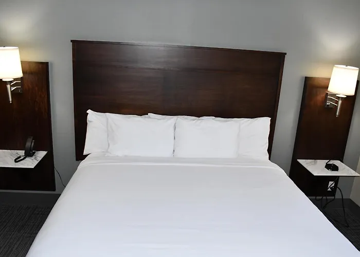 Cobblestone Inn & Suites - Trenton