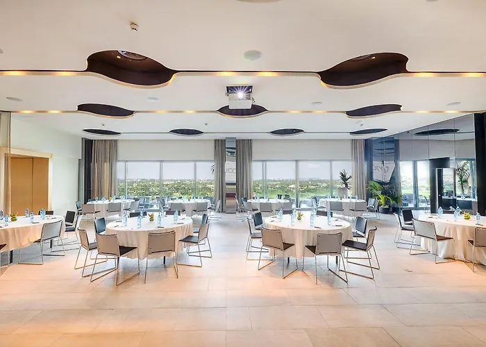 Noom Hotel Abidjan Plateau