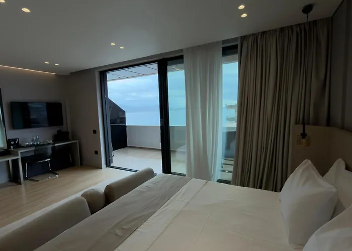 Alyacht Premium Hotel