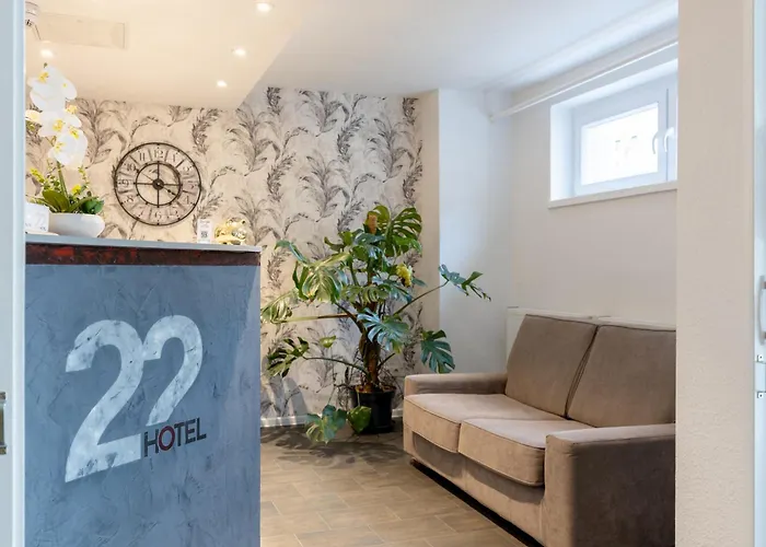 Hotel 22