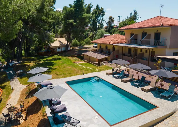 Pefkon Suites