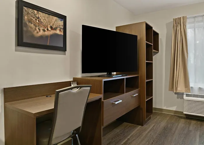 Woodspring Suites East Lansing - University Area