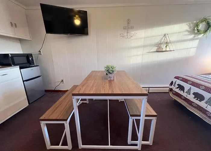 Whetstone Bay Lodge