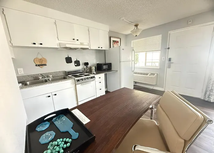 Naval Suites By Fairbridge