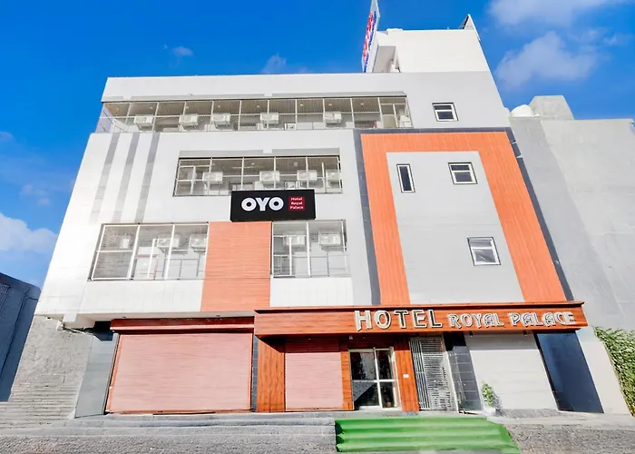 Hotel O Royal Palace