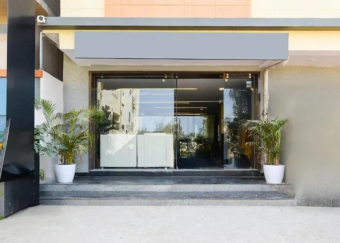 Townhouse Shamshabad Paradise Formerly Blue Petals Hotel