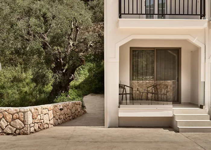 Avra Suites