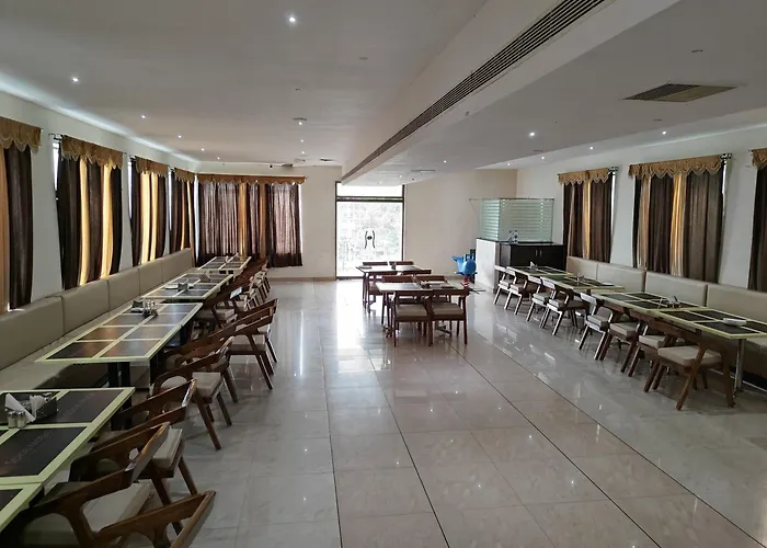 Hotel Grand Leela Krishna