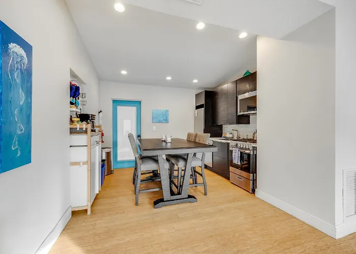 Family Friendly 2Br Villa In Downtown - 1 Block Walk To The Beach