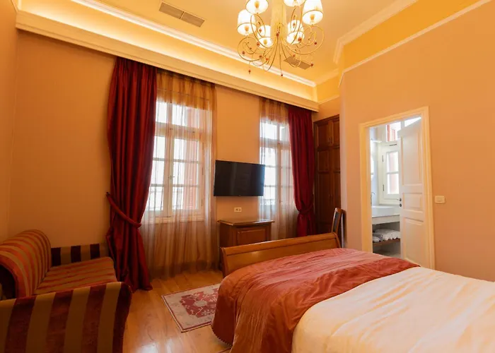 Aetoma Hotel