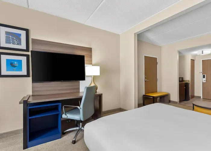 Comfort Suites Near Universal Orlando Resort