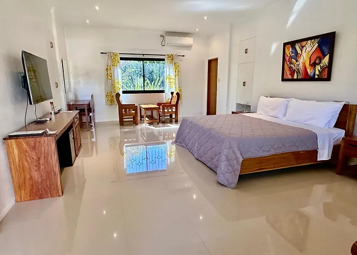 Strutz Art Garden Resort