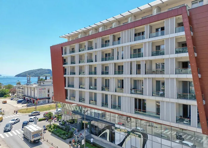 Condo Studio Plaza
