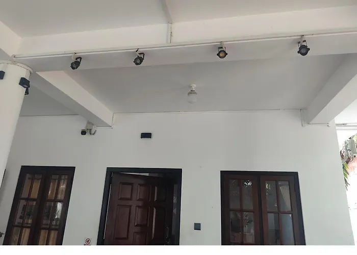 White Villa Hotel