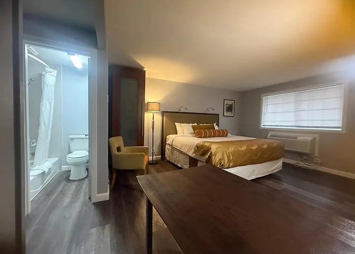 Naval Suites By Fairbridge